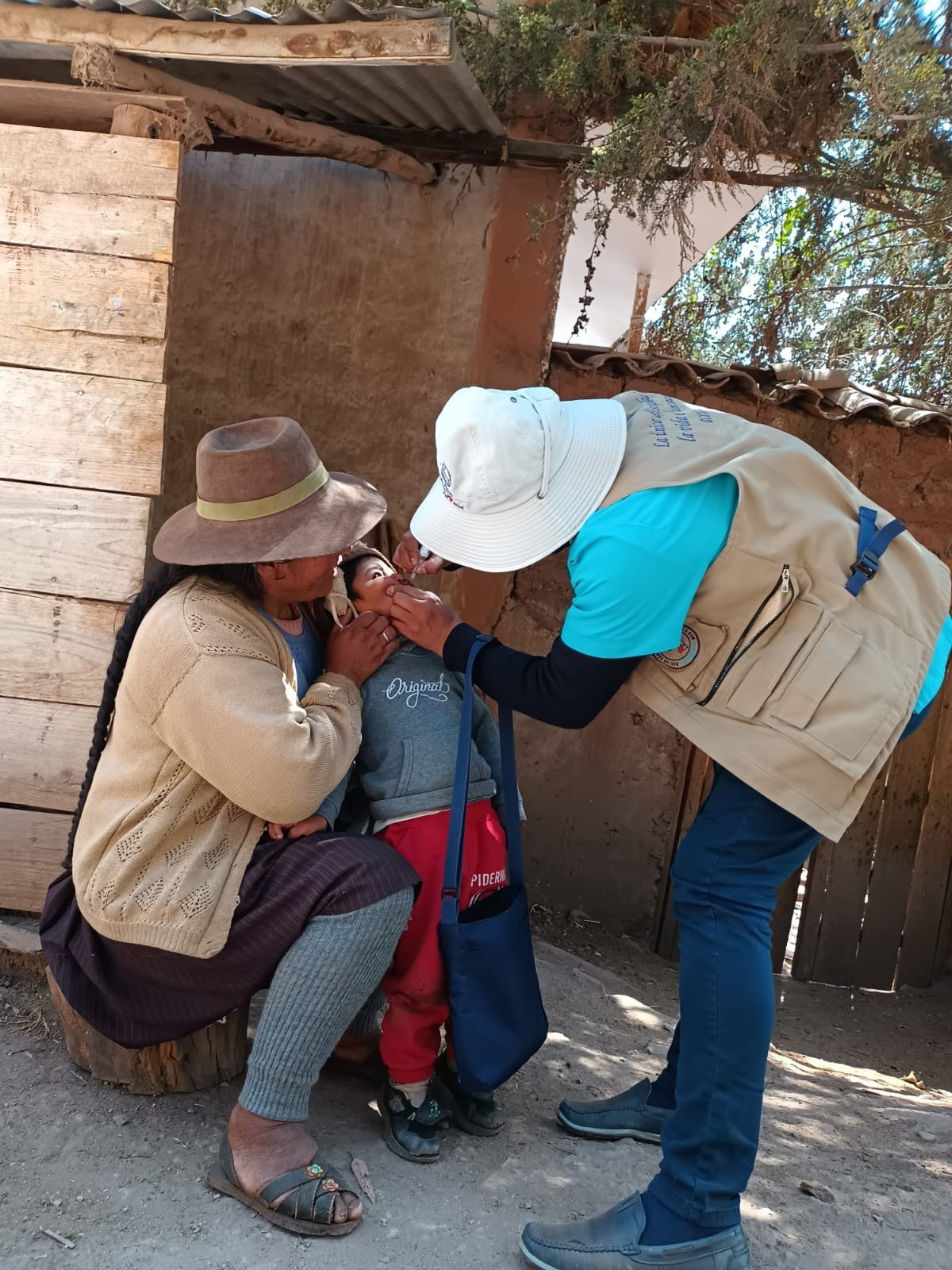 El Gobierno Regional Cusco mediante la Gerencia Regional de Salud (GERESA),  ante el incremento de casos de varicela en la región, dispuso reforzar la vigilancia y el control de esta enfermedad que ocasiona serías complicaciones a la salud, principalmente de la niñez.