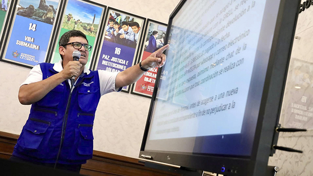 Más de 1500 pantallas interactivas serán distribuidas en IIEE en diciembre