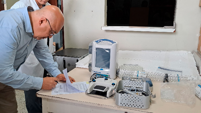 Recibimos equipo biomédico craneótomo: convenio de cooperación docente asistencial con Universidad Ricardo Palma