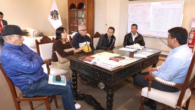 Alcalde Mario Reyna escucha a moradores de El Valle