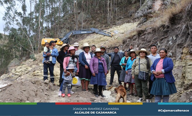 π La Municipalidad Provincial de Cajamarca ha demostrado su compromiso con el bienestar de los cajamarquinos al continuar con la apertura de nuevas trochas carrozables en el caserΓo Laurel del Valle, ubicado en el centro poblado de Combayo.
π Este proyecto tiene como objetivo facilitar el trΓ‘nsito vehicular y promover el desarrollo econΓ³mico local, permitiendo a los residentes transportar sus productos de manera mΓ‘s segura y eficiente.
π El presidente del Sistema de Riego Tecnificado del caserΓo, ConcepciΓ³n Llanos Tocas, expresΓ³ su agradecimiento al alcalde JoaquΓn RamΓrez por proporcionar la maquinaria pesada necesaria para llevar a cabo esta obra, la cual habΓa sido anhelada por los moradores del lugar durante muchos aΓ±os y que hoy es una realidad.
πΒ‘Con Joaquin RamΓrez, Cajamarca Renace!