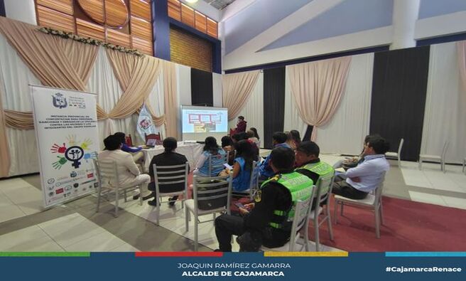 🤝 La municipalidad provincial de desarrolló una reunión ordinaria para tratar el informe de avance del Plan de Trabajo de la IPC -2024, así como para planificar actividades a realizar por el 25 de noviembre "Día Internacional de la Eliminación de la Violencia contra la Mujer".
💪 El trabajo articulado es esencial y se tuvo la participación de las instituciones que conforman la instancia provincial.
🚫 Desde la comuna local seguirán trabajando para erradicar la violencia en las poblaciones más vulnerables.