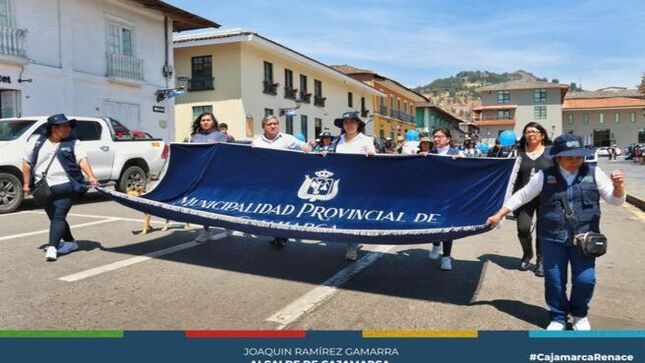 🍔 La Municipalidad Provincial de Cajamarca, a través de la subgerencia de Salud, organizó un pasacalle y una feria alimenticia con motivo de conmemorar el Día Mundial de la Alimentación.
🍎 Estas actividades tienen como objetivo concientizar a la población sobre la importancia de una alimentación saludable, enfatizando en la calidad de los alimentos, su correcta preparación y una dieta equilibrada.
🏫 Es compromiso de la comuna local educar a la ciudadanía sobre cómo mantener un estilo de vida saludable y promover una alimentación adecuada.
💪 ¡Con Joaquin Ramirez, Cajamarca Renace!