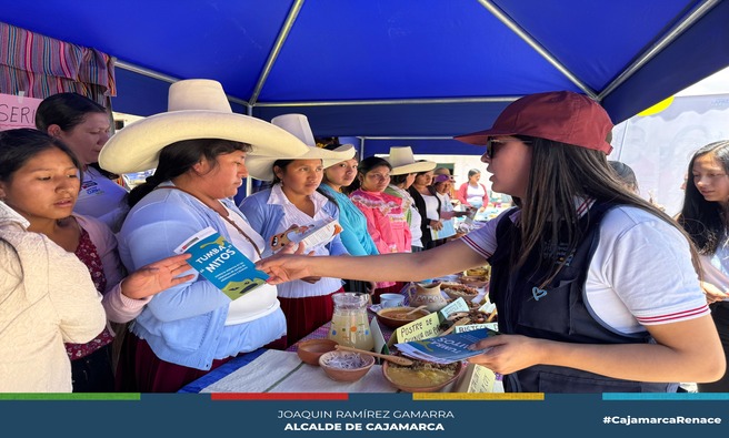 🍔 La Municipalidad Provincial de Cajamarca, a través del área de Renace, mujer y familia, participó activamente en la feria por el Día Mundial de la Alimentación en el distrito de Jesús.
🚫 Además, se llevó a cabo una campaña de concientización sobre la problemática de la trata de personas en la localidad.
👥 Estos esfuerzos articulados buscan que la comunidad se vea beneficiada por los programas sociales impulsados por la Municipalidad Provincial.
🏙️ Desde la administración local, seguirán desarrollando actividades en favor de todos los cajamarquinos.
💛 ¡Con Joaquin Ramírez, Cajamarca Renace!