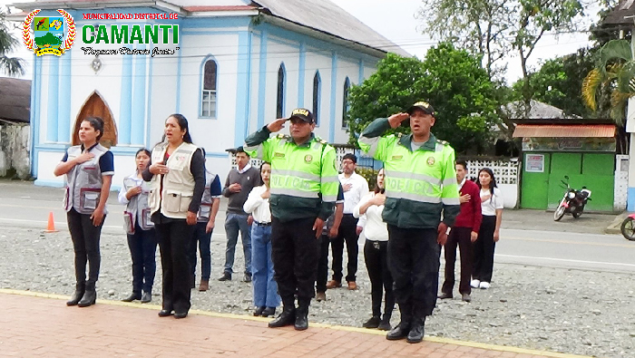Izamiento del pabellón nacional en camanti para honrar nuestra patria