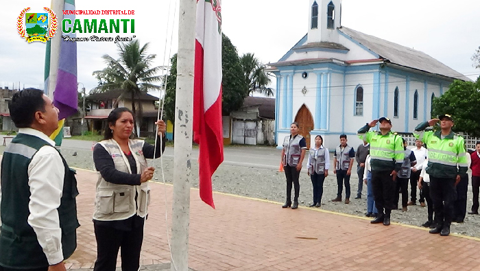 Izamiento del pabellón nacional en camanti para honrar nuestra patria