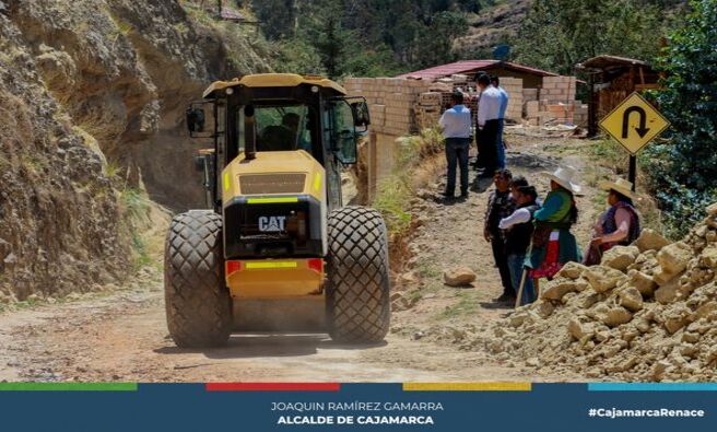 🛣️ La Municipalidad de Cajamarca realizó importantes trabajos de mantenimiento y rehabilitación en la trocha carrozable del centro poblado de Tual, en más de 12 kilómetros. Esta obra, esperada con gran entusiasmo por los residentes del lugar, busca mejorar significativamente la transitabilidad en la zona.
🙏 La población expresó su agradecimiento al alcalde Joaquín Ramírez por su disposición y esfuerzo para llevar a cabo esta obra de infraestructura vial. Este proyecto promueve el desarrollo local mejorarando el acceso a otros centros poblados cercanos.
💪 La Municipalidad Provincial de Cajamarca reafirma su compromiso con el desarrollo y el bienestar de todas las comunidades bajo su jurisdicción, demostrando su interés por atender las necesidades de la población y contribuir a su progreso.
🤝 ¡Con Joaquin Ramirez, Cajamarca Renace!