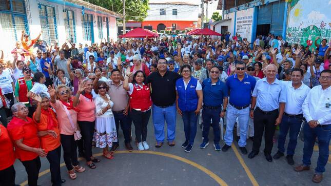 Alcalde Cesar Vidaurre participa en la clausura de saberes productivos de pensión 65