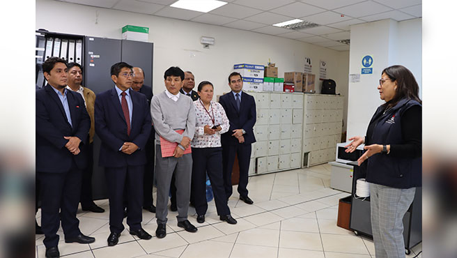 Seis delegaciones realizan la penúltima pasantía del año a la Corte del Callao para conocer el exitoso modelo de trabajo de SERNOT Callao
