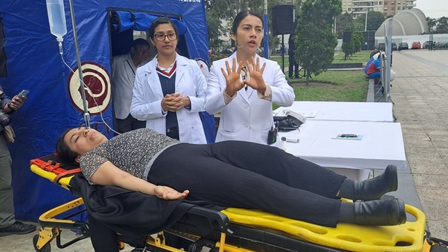 Médicos del INCN realizan simulación de atención de un paciente con ACV