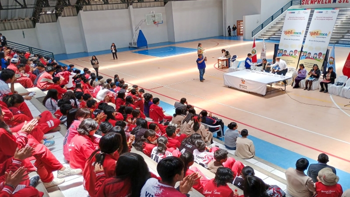 Lenguas Indígenas: Más de 50 estudiantes de colegio emblemático de Ayacucho aprenden quechua de manera gratuita gracias a curso del Mincul
