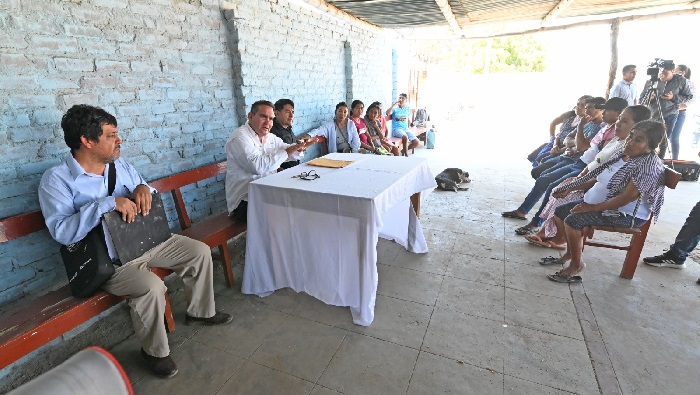 Encuentro con moradores de Santa Sara
