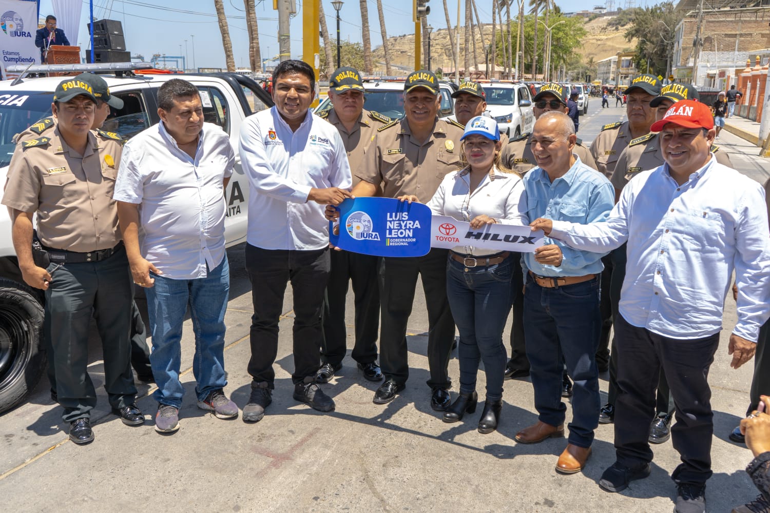 Vicegobernadora regional entrega camionetas para reforzar lucha contra la criminalidad en Paita y sus distritos