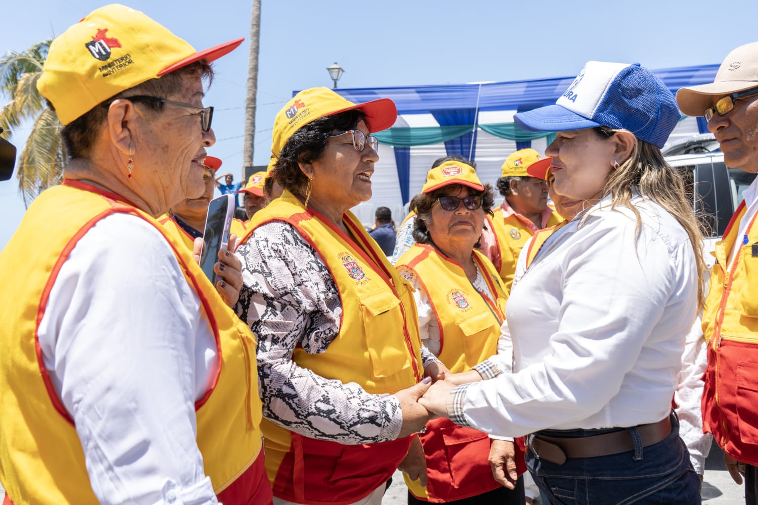 Vicegobernadora regional entrega camionetas para reforzar lucha contra la criminalidad en Paita y sus distritos