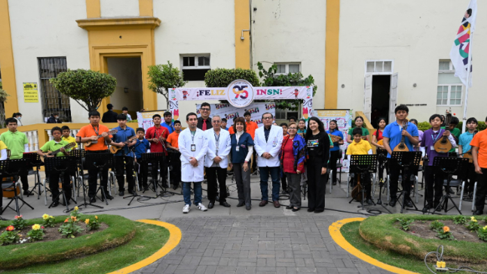 Sinfonía por el Perú deleitó con terapia musical a niños y adolescentes hospitalizados del INSN