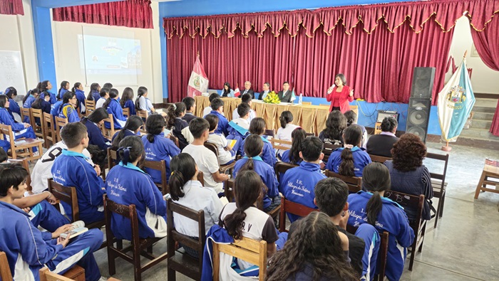 La institución educativa "Milagro de Fátima", en Huánuco, fue sede de la charla “La Constitución en el Cole”