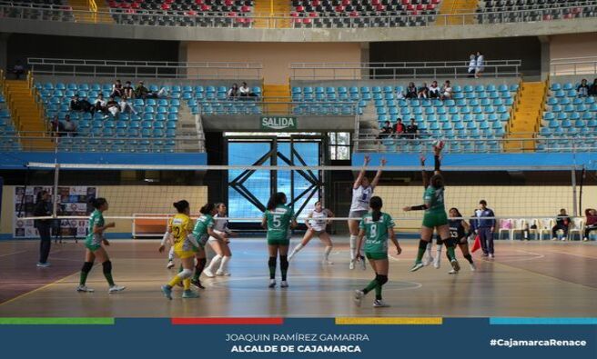 🎉 La Municipalidad Provincial de Cajamarca participó en la ceremonia de clausura del XXIX Campeonato Nacional de Voleibol Femenino U 17. Este emocionante torneo nacional se llevó a cabo del 16 al 20 de octubre, congregando a las mejores jugadoras juveniles del país.
👏 La ceremonia de clausura contó con la presencia de la regidora Eliza Chávez Veintimilla y el regidor Roquelinen Gómez Trigoso, quienes representaron al alcalde provincial Joaquin Ramírez Gamarra.
🏆 La competencia brindó a las atletas la oportunidad de demostrar sus habilidades y destrezas en la gran final entre las ligas de Suco - Lima y Callería – Pucallpa, resultando victorioso la delegación de Surco.
🥇La entrega de reconocimientos a las jóvenes promesas estuvo llena de emoción y agradecimiento por parte de las participantes, quienes disfrutaron de esta gran experiencia durante los días de competencia.
🌟¡Con Joaquin Ramirez, Cajamarca Renace!
