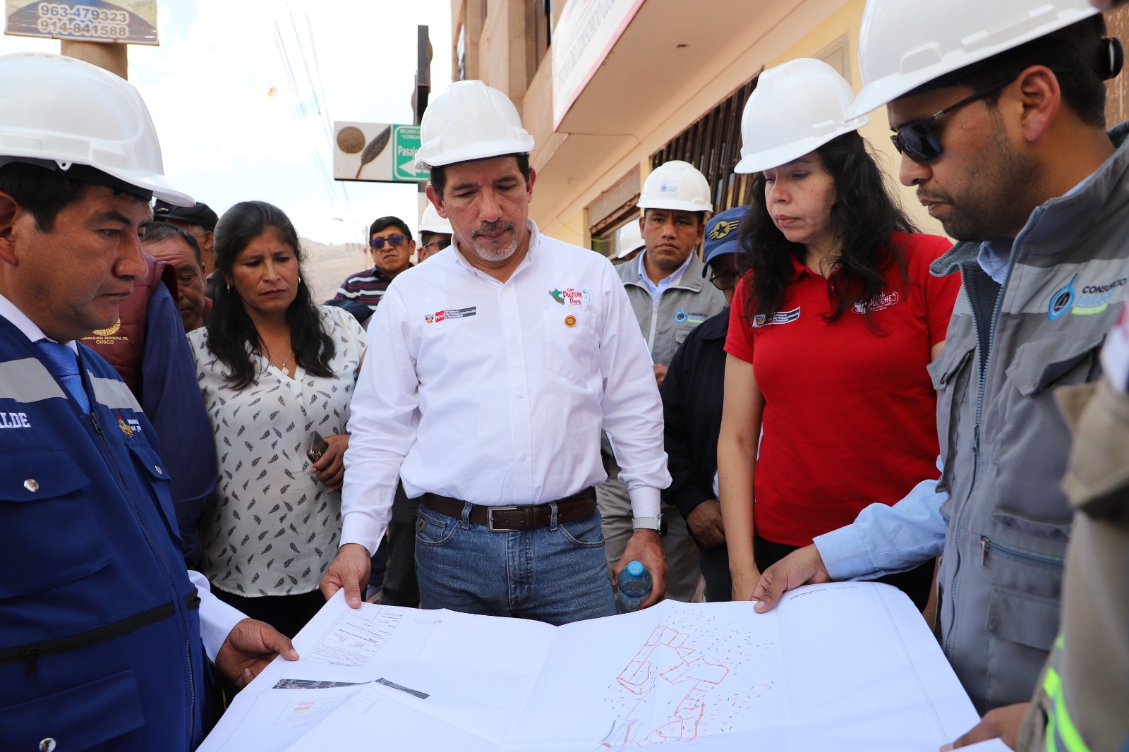 Estas iniciativas incluyen la ampliación del Sistema de Distribución de Agua Potable de la Ciudad del Cusco y el Sistema de Alcantarillado en cuatro distritos de la provincia.