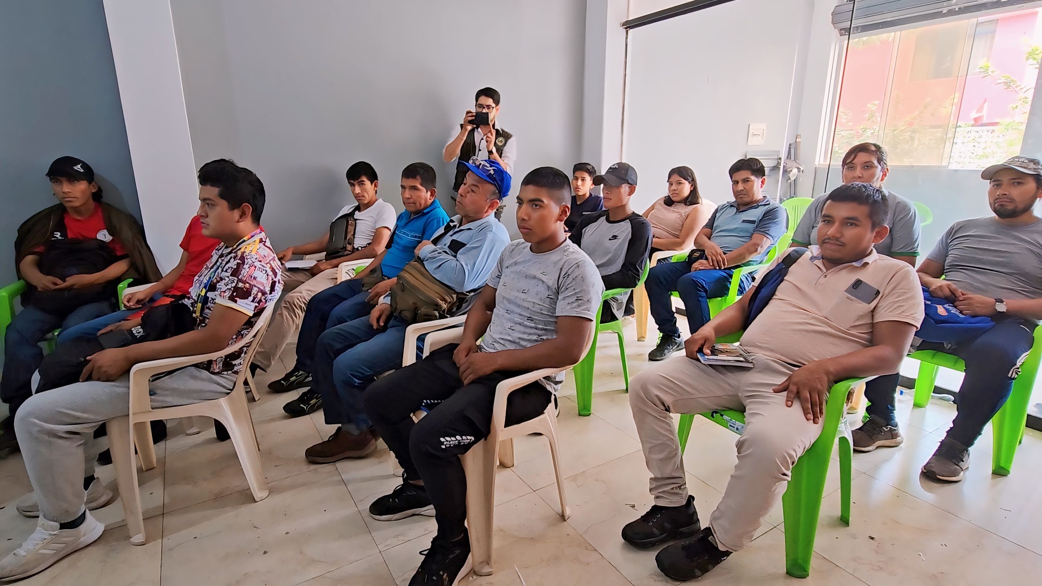 Gestión municipal del alcalde provincial educa y capacita a jóvenes en operación y manejo de maquinaria pesada