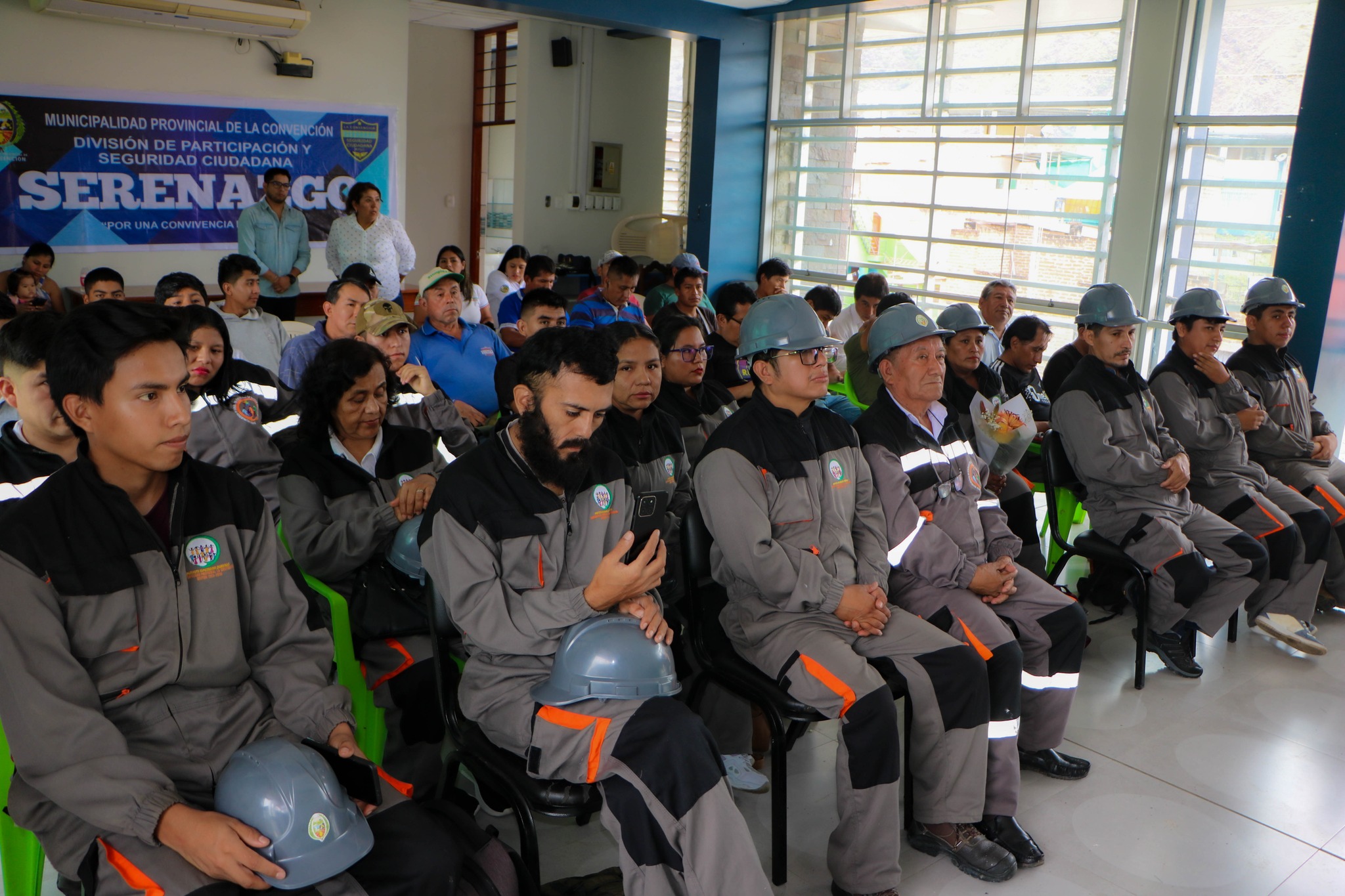 Con entrega de certificados concluyó capacitación a participantes en instalaciones eléctricas y armado de melanina