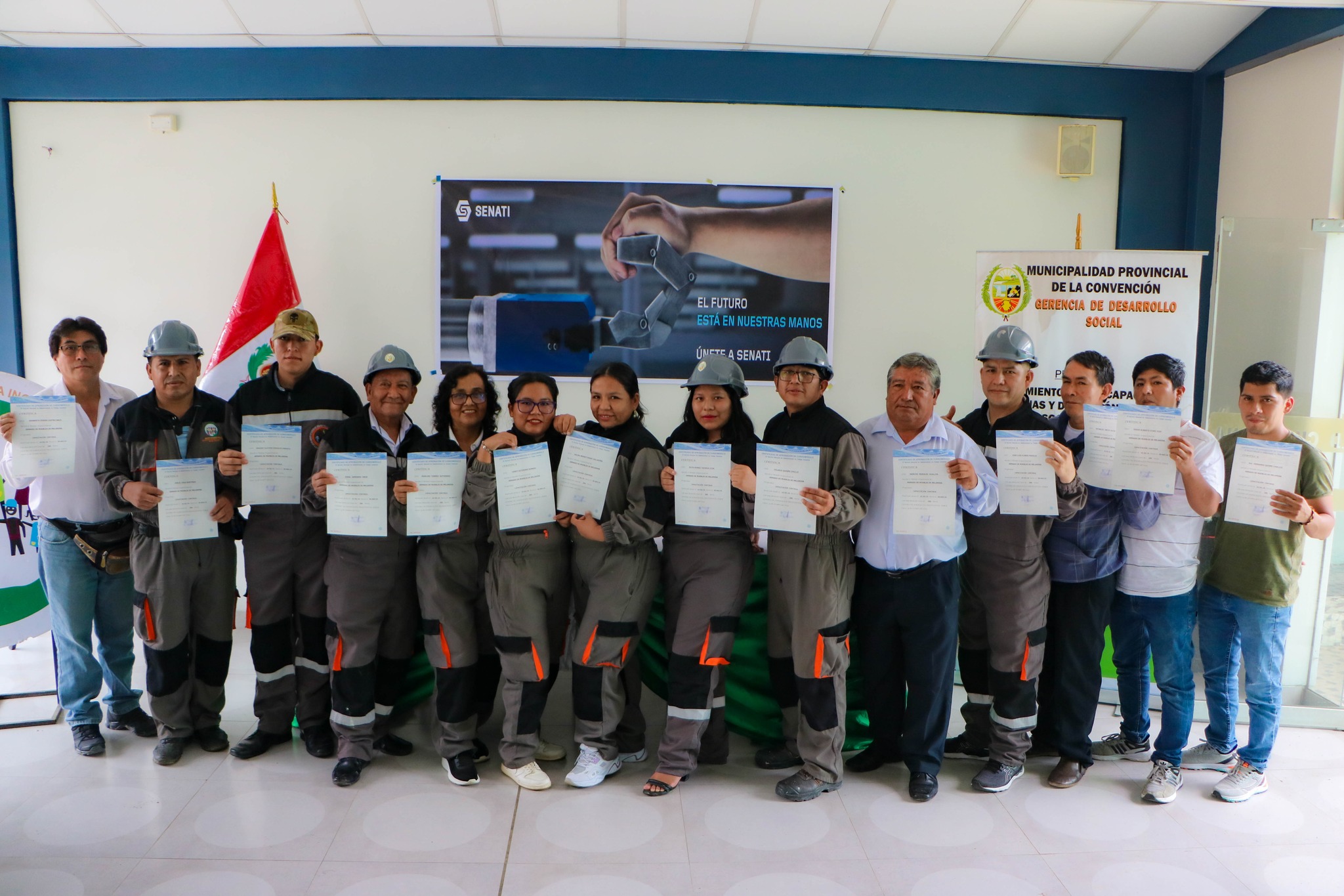 Con entrega de certificados concluyó capacitación a participantes en instalaciones eléctricas y armado de melanina
