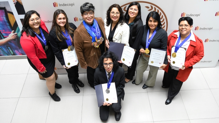 ¡Orgullo nacional! El Indecopi reconoce a inventoras peruanas que triunfaron en Corea