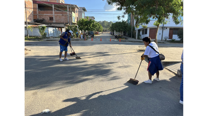 Jornada de limpieza, arborizaciΓ³n y repintado de la seΓ±alizaciΓ³n en el Jr. 09 de abril - Urb. 09 de abril.