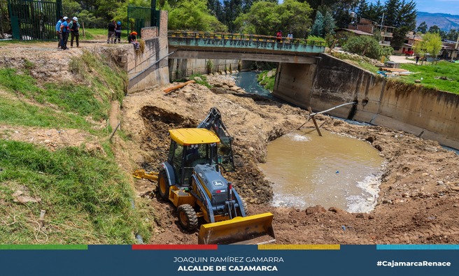 πͺ La Municipalidad Provincial de Cajamarca, a travΓ©s del programa de incentivos, estΓ‘ llevando a cabo trabajos de mantenimiento correctivo en los sistemas de agua potable.
π§ Estos trabajos se vienen realizando en el sector de Bella UniΓ³n, beneficiando a mΓ‘s de 500 familias. El objetivo principal de este proyecto es priorizar sistemas de agua potable sostenibles, enfocΓ‘ndose en la salud y el bienestar de la poblaciΓ³n.
π Mediante estas acciones, la municipalidad busca garantizar el acceso a agua potable de calidad para los residentes de la zona, mejorando asΓ su calidad de vida.
π€ Β‘Con Joaquin RamΓrez, Cajamarca renace!