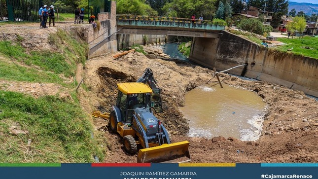 🏪 La Municipalidad Provincial de Cajamarca, a través del programa de incentivos, está llevando a cabo trabajos de mantenimiento correctivo en los sistemas de agua potable.
💧 Estos trabajos se vienen realizando en el sector de Bella Unión, beneficiando a más de 500 familias. El objetivo principal de este proyecto es priorizar sistemas de agua potable sostenibles, enfocándose en la salud y el bienestar de la población.
🌇 Mediante estas acciones, la municipalidad busca garantizar el acceso a agua potable de calidad para los residentes de la zona, mejorando así su calidad de vida.
🤝 ¡Con Joaquin Ramírez, Cajamarca renace!