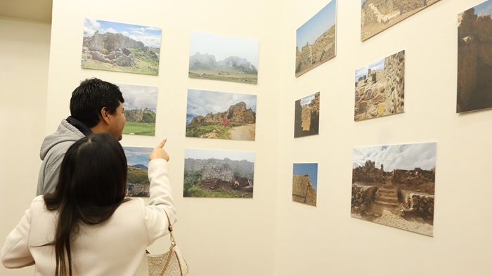 Fotografía de la presentación del libro y exposición fotográfica.