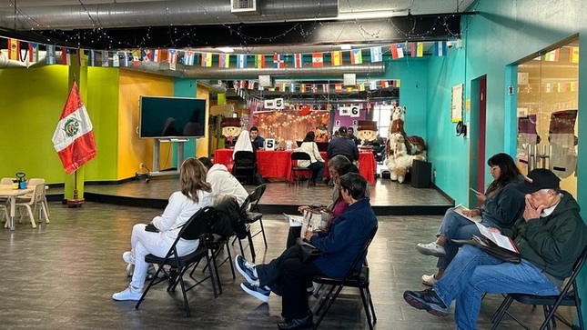 Peruanos residentes en Minnesota y alrededores se benefician de visita consular itinerante realizada por el Consulado General del Perú