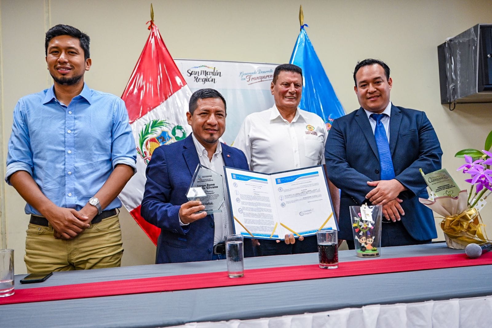 Gobernador de Loreto firma convenio para elaborar perfil técnico de la carretera Moyobamba-Balsapuerto-Yurimaguas.