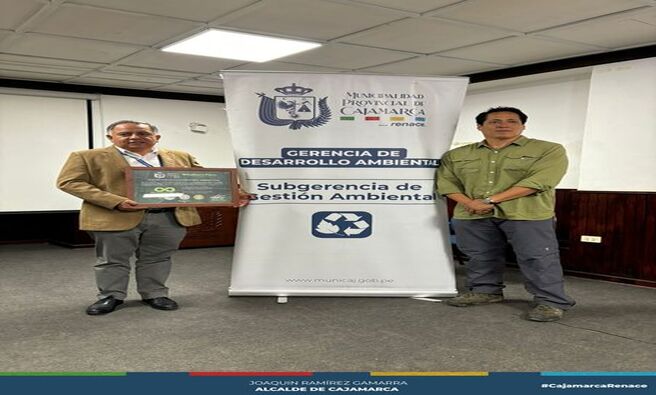 π La Municipalidad Provincial de Cajamarca π‘π π¬π’ππ¨ π«πππ¨π§π¨ππ’ππ π π§π’π―ππ₯ π§πππ’π¨π§ππ₯ por ππππππ ππππΜ por su adecuado manejo de los aceites usados. A travΓ©s de la Gerencia de Desarrollo Ambiental, la municipalidad ha logrado generar combustible a partir de estos aceites, reduciendo significativamente el impacto ambiental en el agua y el aire de la provincia.
β¨ Este reconocimiento resalta la importancia de las iniciativas locales en la gestiΓ³n sostenible de los recursos y la protecciΓ³n del medio ambiente.
π Β‘Con Joaquin RamΓrez, Cajamarca Renace!