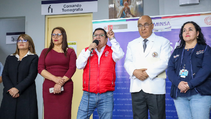 Día histórico en nuestro hospital: inauguramos equipos biomédicos resonador y tomógrafo