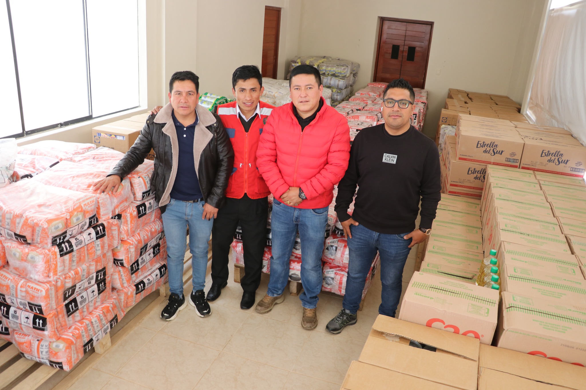 Alcalde distrital Prof. Robert Arteaga gestionó alimentos para 26 ollas comunes