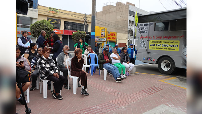 Nuevo vehículo donde funciona la Unidad de Atención de Quejas Itinerante de la Autoridad Nacional de Control del Poder Judicial
