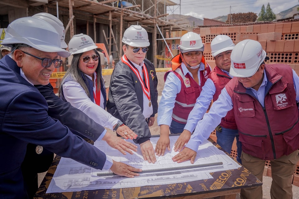 Presidente del Poder Judicial supervisó avance de la construcción de la sede judicial de Quispicanchi