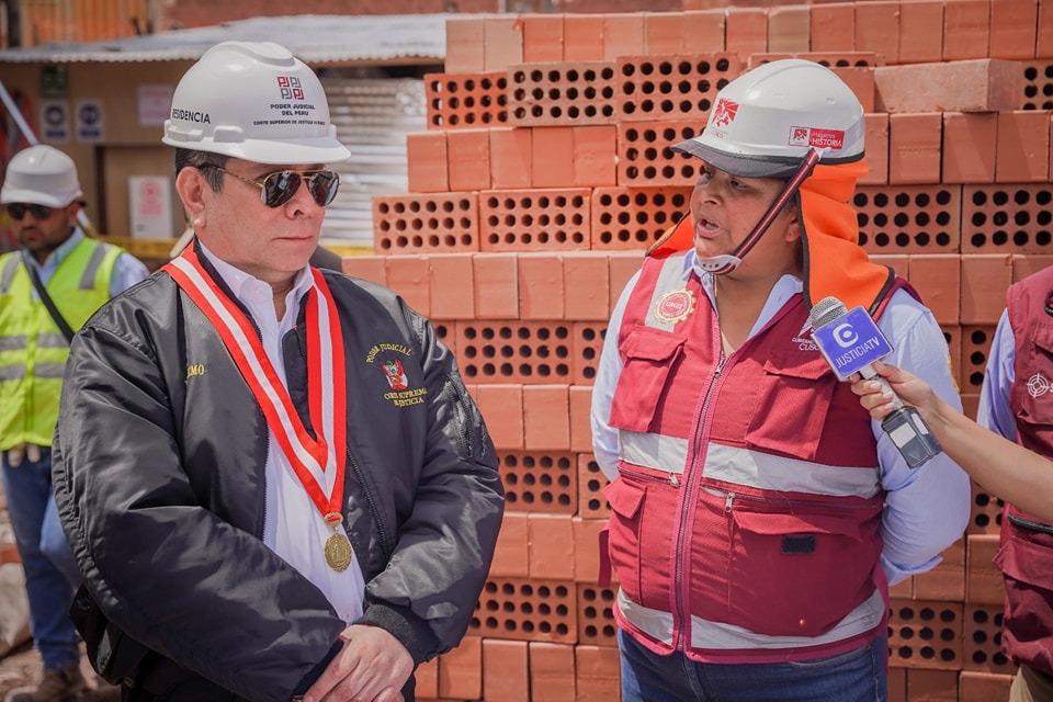 Presidente del Poder Judicial supervisó avance de la construcción de la sede judicial de Quispicanchi