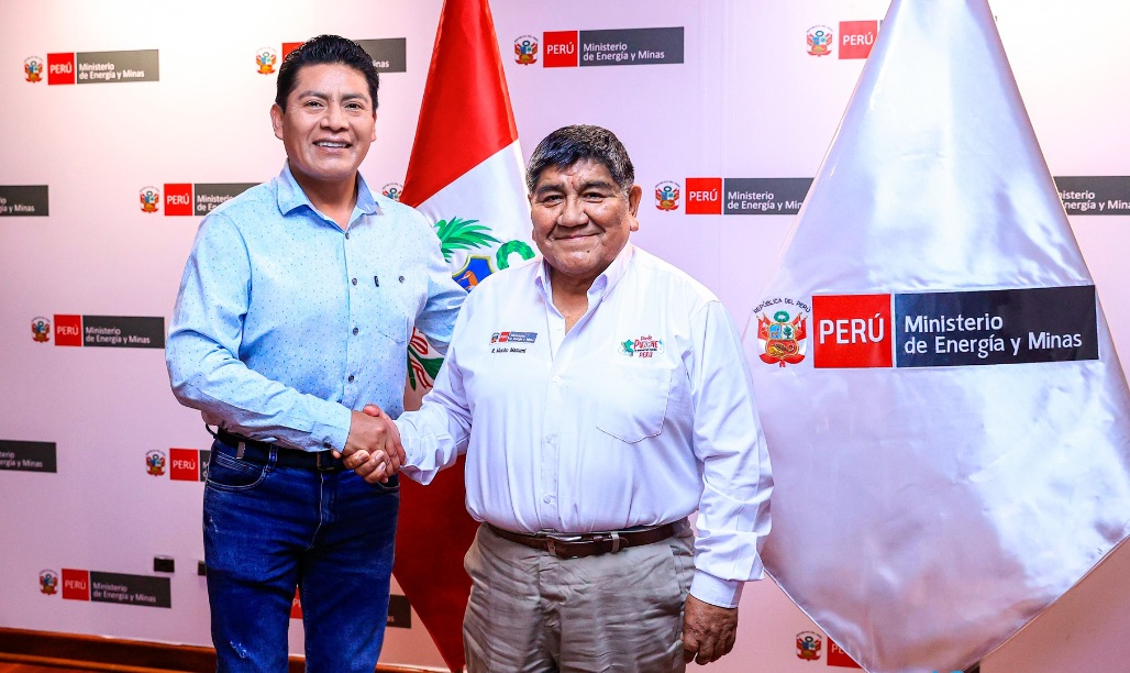 Alcalde de Puno Javier Ponce y Ministro de Energía y Minas se reunen para acelerar la llegada del gas natural residencial a la ciudad