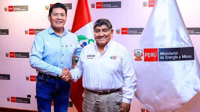 Alcalde de Puno Javier Ponce y Ministro de Energía y Minas se reunen para acelerar la llegada del gas natural residencial a la ciudad 