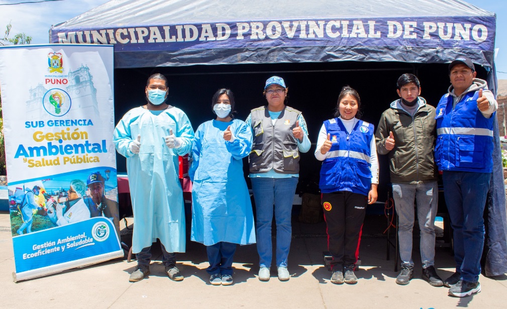 Municipalidad de Puno realiza campaña gratuita de desparasitación en el Parque de la Madre