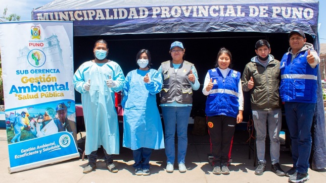 Municipalidad de Puno realiza campaña gratuita de desparasitación en el Parque de la Madre