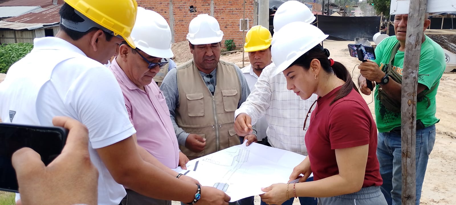 GOREL supervisa avances en la construcción del puente Rioja en Nauta.