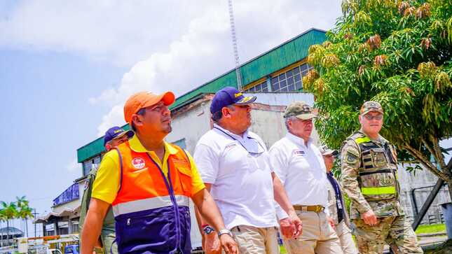 Gobernador Dr. René Chávez, premier y ministro de Defensa visitaron COER, Electrooriente y sesionaron en el COEN frente a la crisis hídrica.