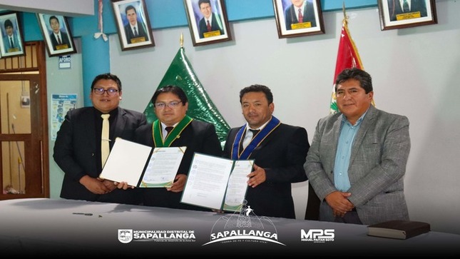 Firma de Convenio entre la Municipalidad Distrital de Sapallanga y La Sociedad de Beneficencia de Huancayo