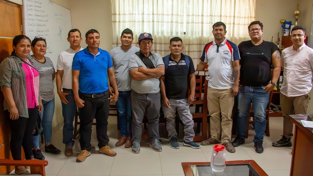 Visita de pobladores del C.P Almirante Grau