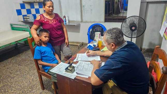 El Gobernador Dr. René Chávez dispone atención médica inmediata para niño de San Roque, Maquía