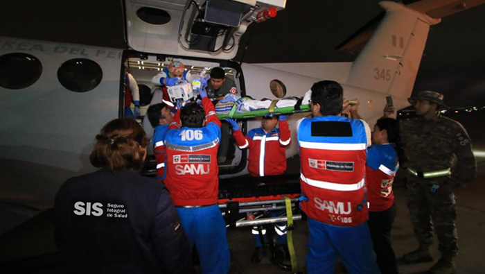 Ambulancia aérea FAP Beechkraft King Air 360C trasladó por primera vez dos menores asegurados al SIS en estado crítico