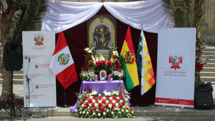 La Embajada del Perú en Bolivia y el Consulado General del Perú en La Paz rinden homenaje al Señor de los Milagros