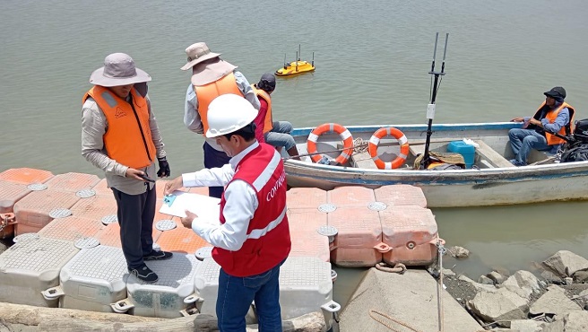 Piura.- Frente a la crisis de abastecimiento de agua que afecta al departamento de Piura, la Contraloría General de la República intervino hoy el Proyecto Especial Chira-Piura con el objetivo de recabar información sobre el estado del reservorio de Poechos, el cual presenta un bajo nivel de agua, impactando a más de un millón de habitantes y 80 mil hectáreas de cultivos.